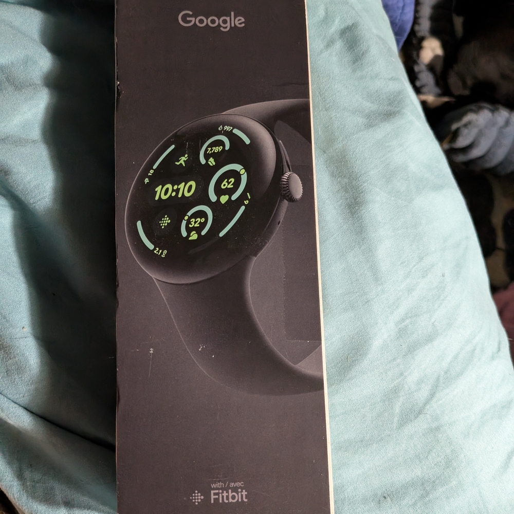 Google Smartwatch with Fitbit - Black